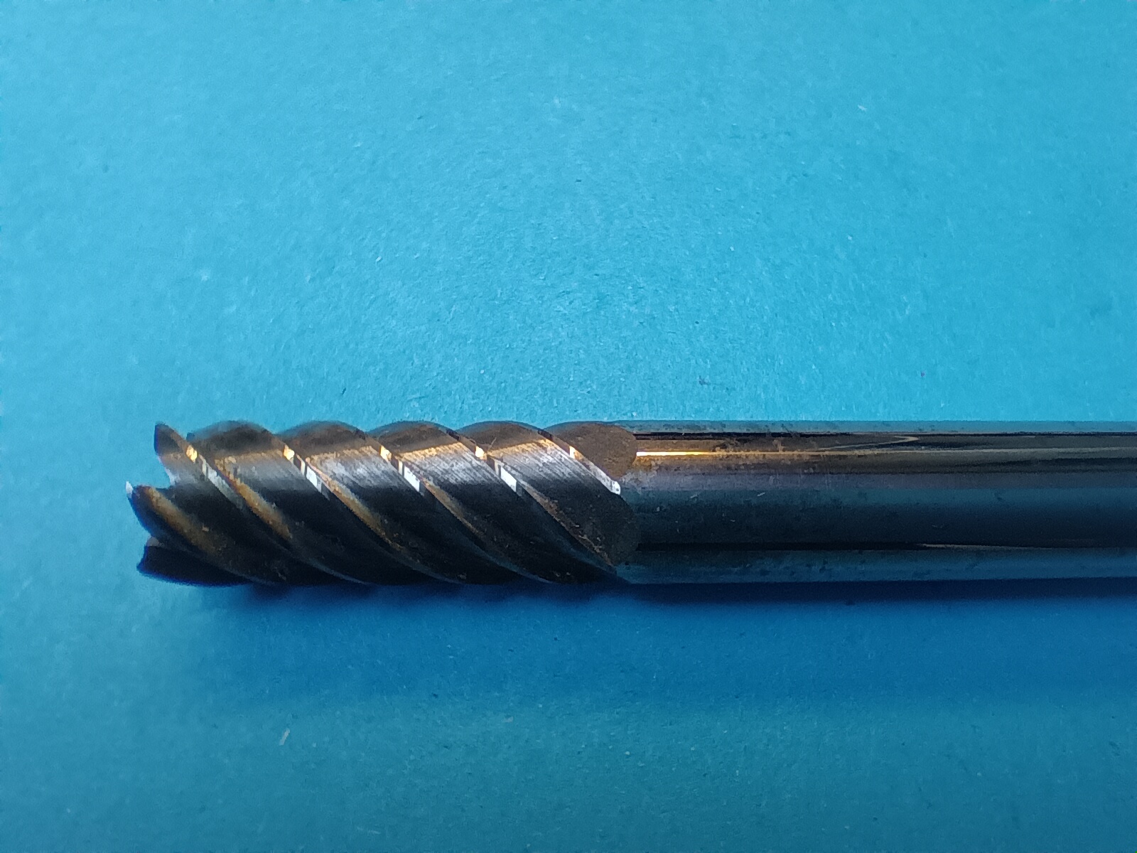 Fréza stopková karbidová 10 mm, 6 břitů, dlouhá – dokončovací (DIN 6527L) - Obrázek 3